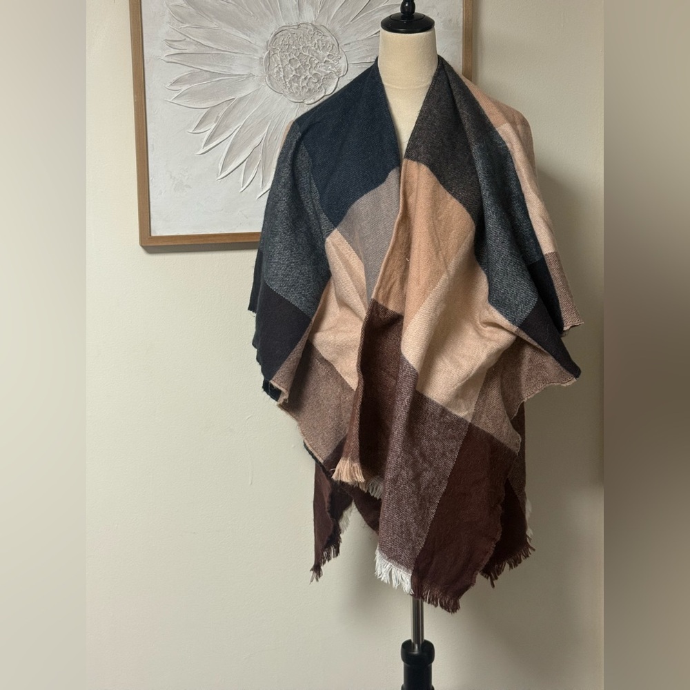 Universal Thread Multicolor Plaid Wrap - image 1